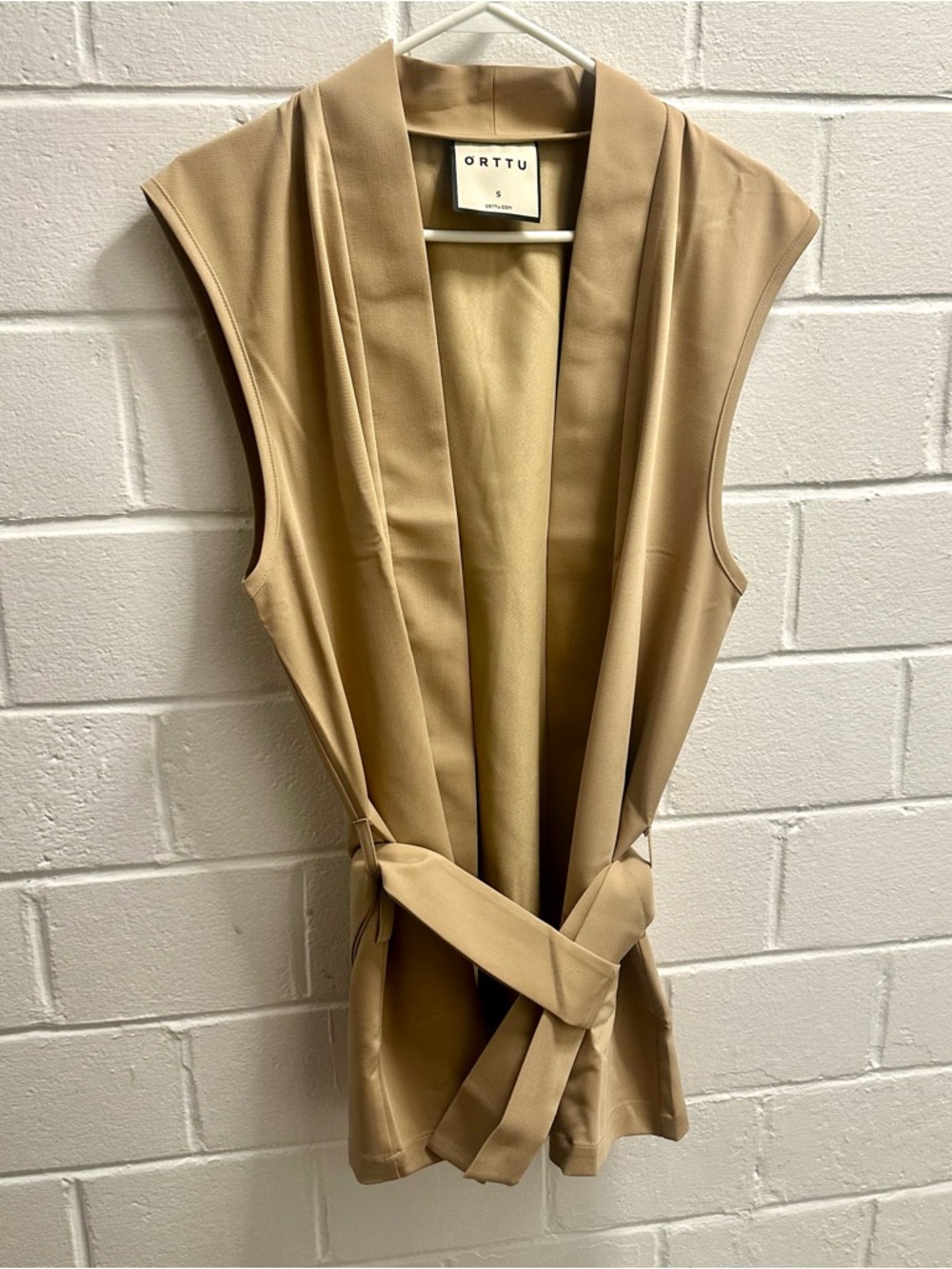 ORTTU New York Sleeveless Belted Vest in Beige